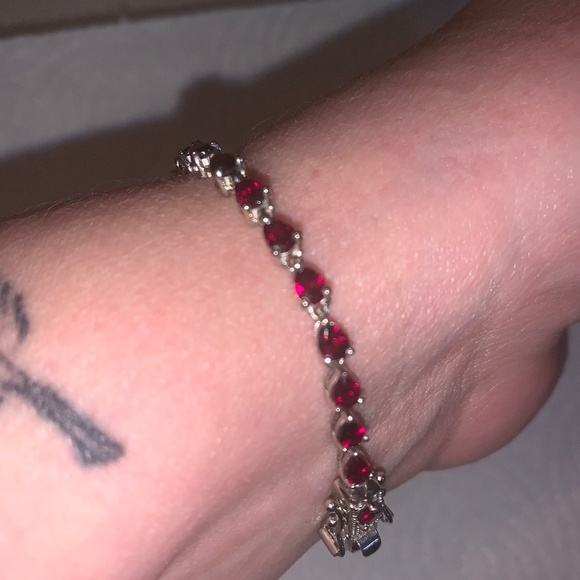 Silver anthill  garnet tennis bracelet - Picture 1 of 1